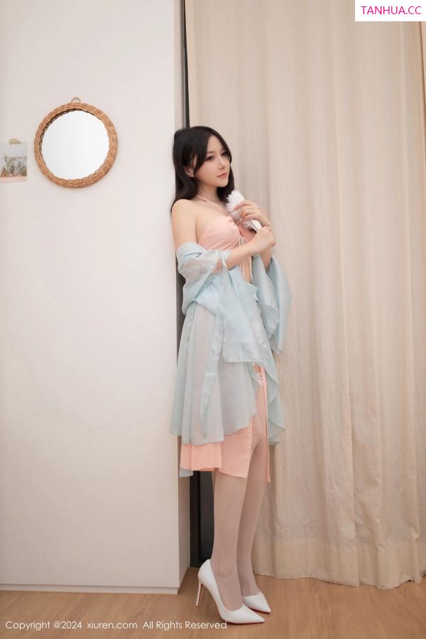 鱼子酱fish  [XiuRen]高清写真图 2024.08.30 No.9093 鱼子酱Fish 丝袜美腿第7张图片